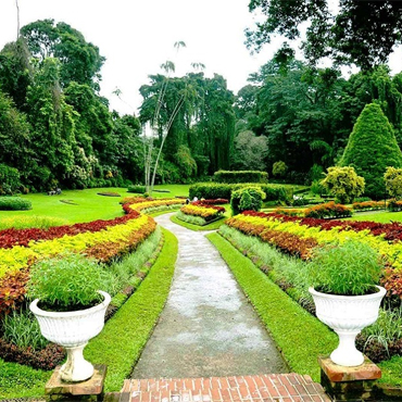 tour-listing-details-slide